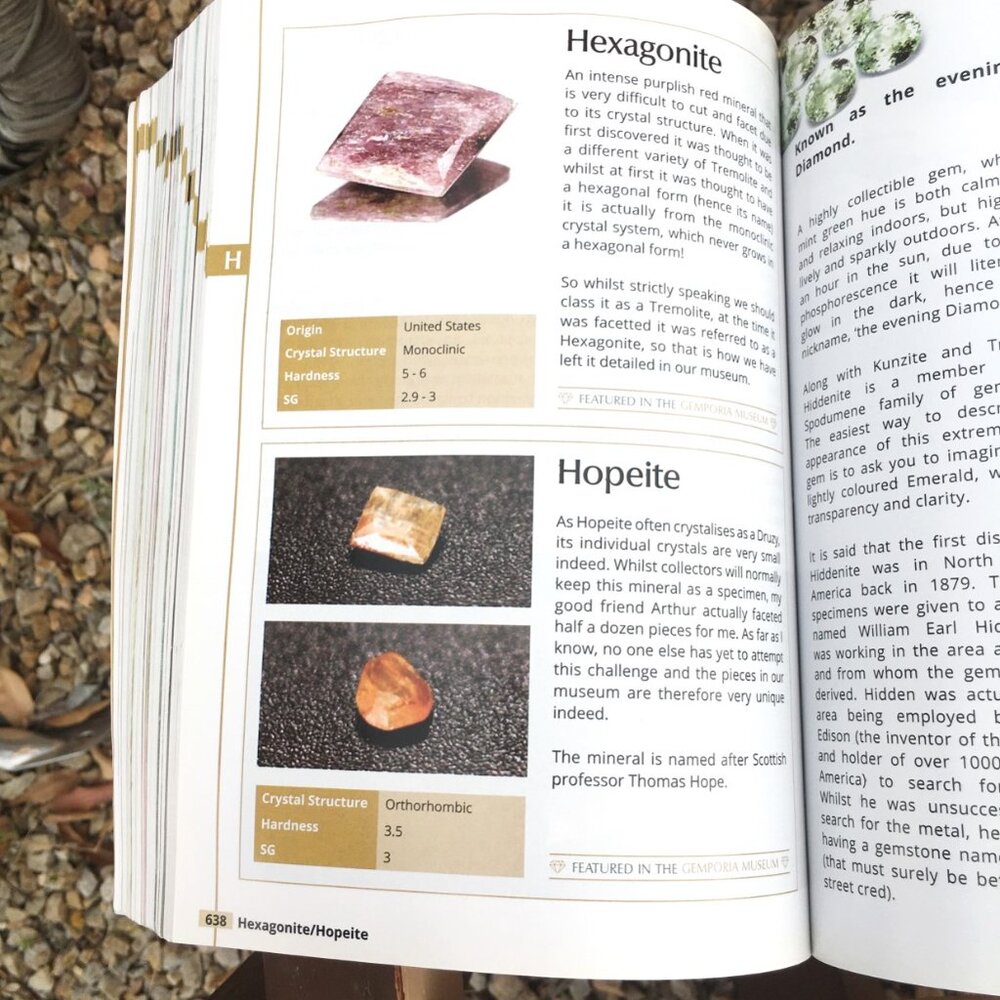 The Lure Of Gems, 4th Edition by Steve Bennett - Gemstone & Mineral Encyclopedia - Picture 4 of 9